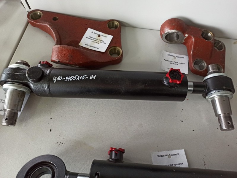 Гидроцилиндр рулевой универсальный (без пальцев) аналог — 1