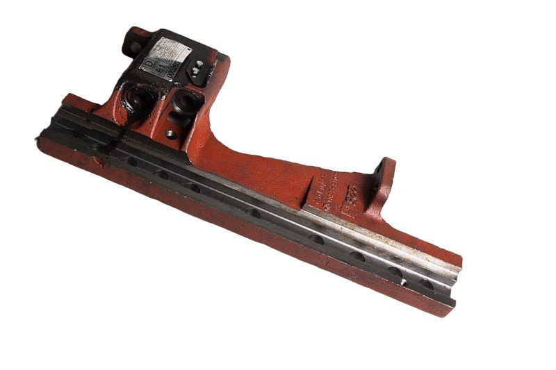 Боковина левая (литая) МТЗ-1221 — 1