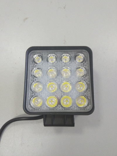 Фара светодиодная CH006 48W 16 диодов по 3W (габаритные размеры 108*138*70мм)квадратная